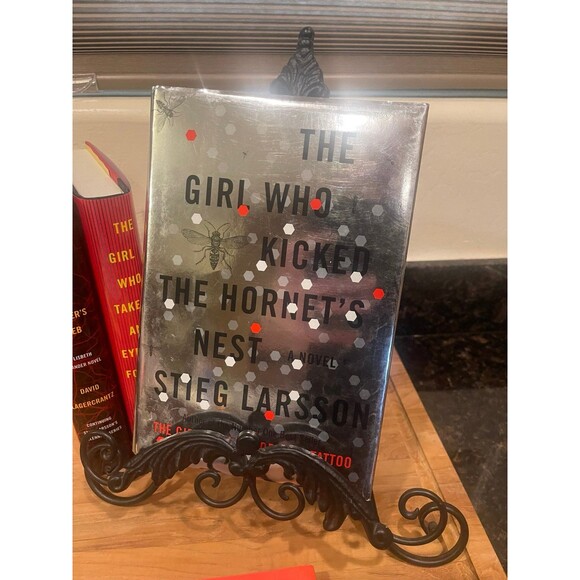 6 Hardcopy Set: The Girl with the Dragon Tattoo - Picture 4 of 8